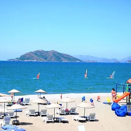 Sunset Beach Club 2 Bedroom Apt דירה *
