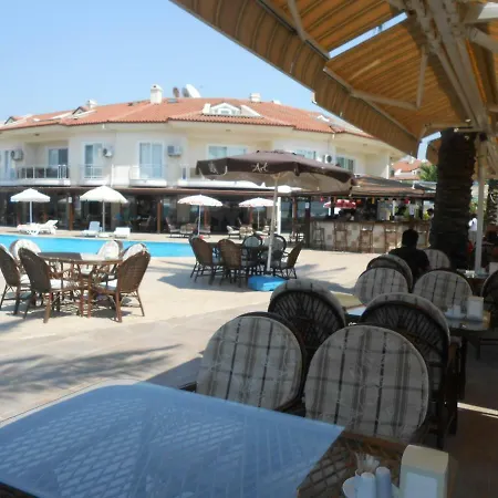 Sunset Beach Club 2 Bedroom Apt דירה